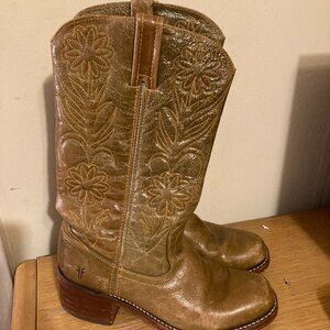 Frye Campus Sabina   Boots floral flowers VTG mismatched 9.5 & 9 Green